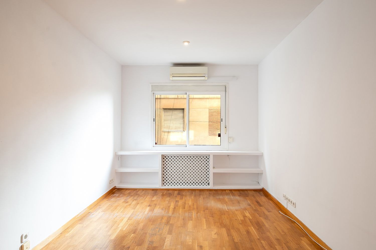 Apartament w Barcelona, Hiszpania 3 sypialnie, 79 mkw. nr 160786
