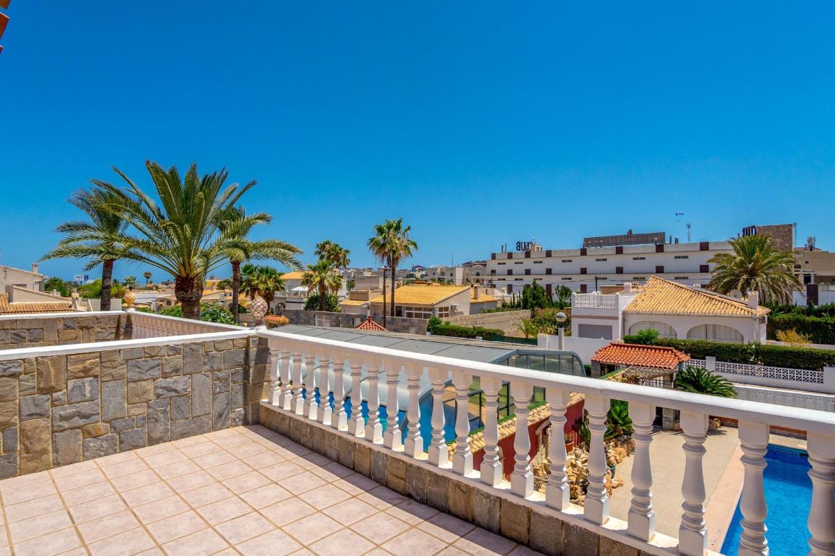 Huvila Alicante, Espanja 5 makuuhuonetta, 237 m2 No. 102218
