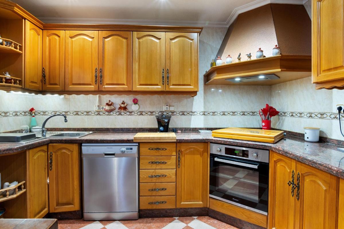 Huvila Alicante, Espanja 5 makuuhuonetta, 237 m2 No. 102218