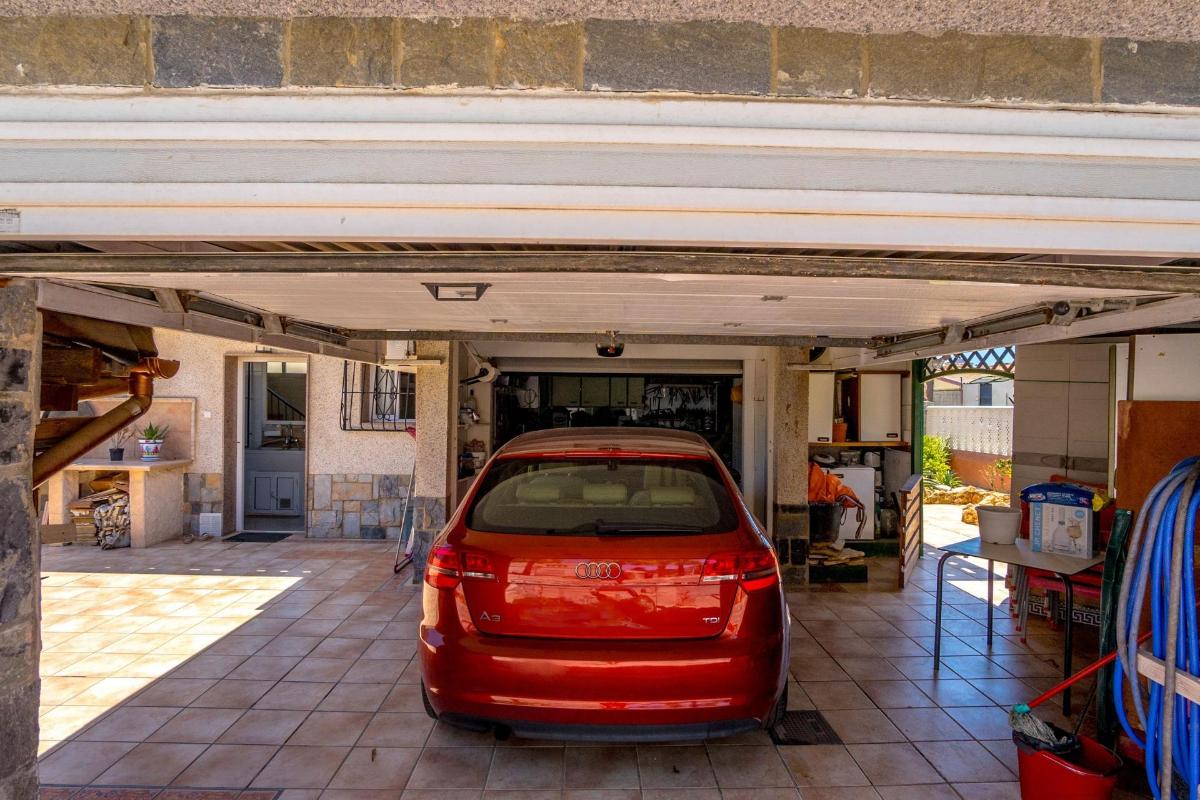 Huvila Alicante, Espanja 5 makuuhuonetta, 237 m2 No. 102218