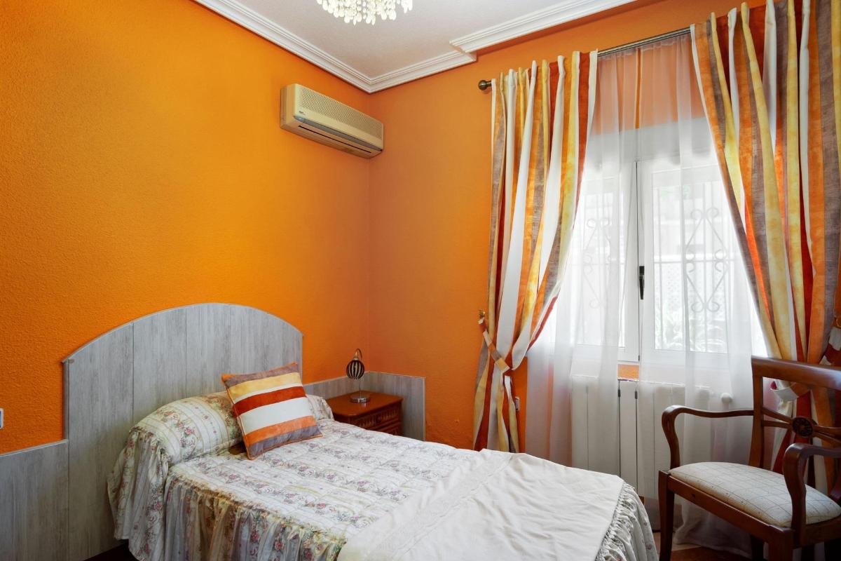 Huvila Alicante, Espanja 5 makuuhuonetta, 237 m2 No. 102218