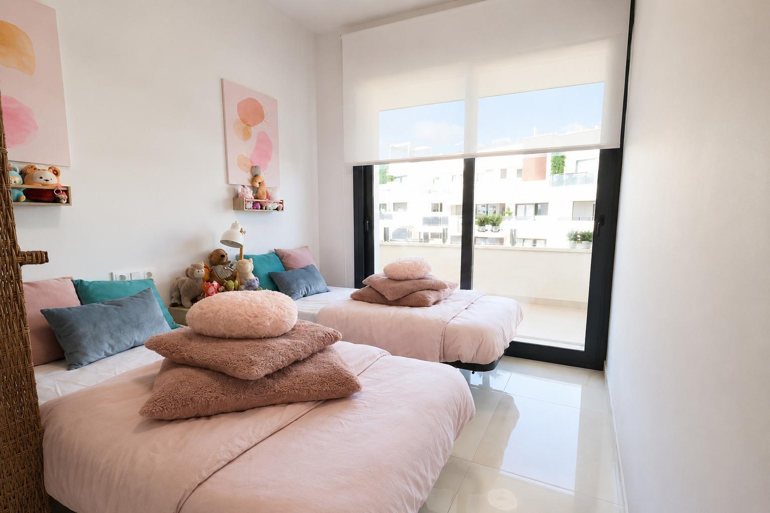 Apartment in Torrevieja, Alicante, Spain 3 bedrooms, 116 sq.m. No. 193015