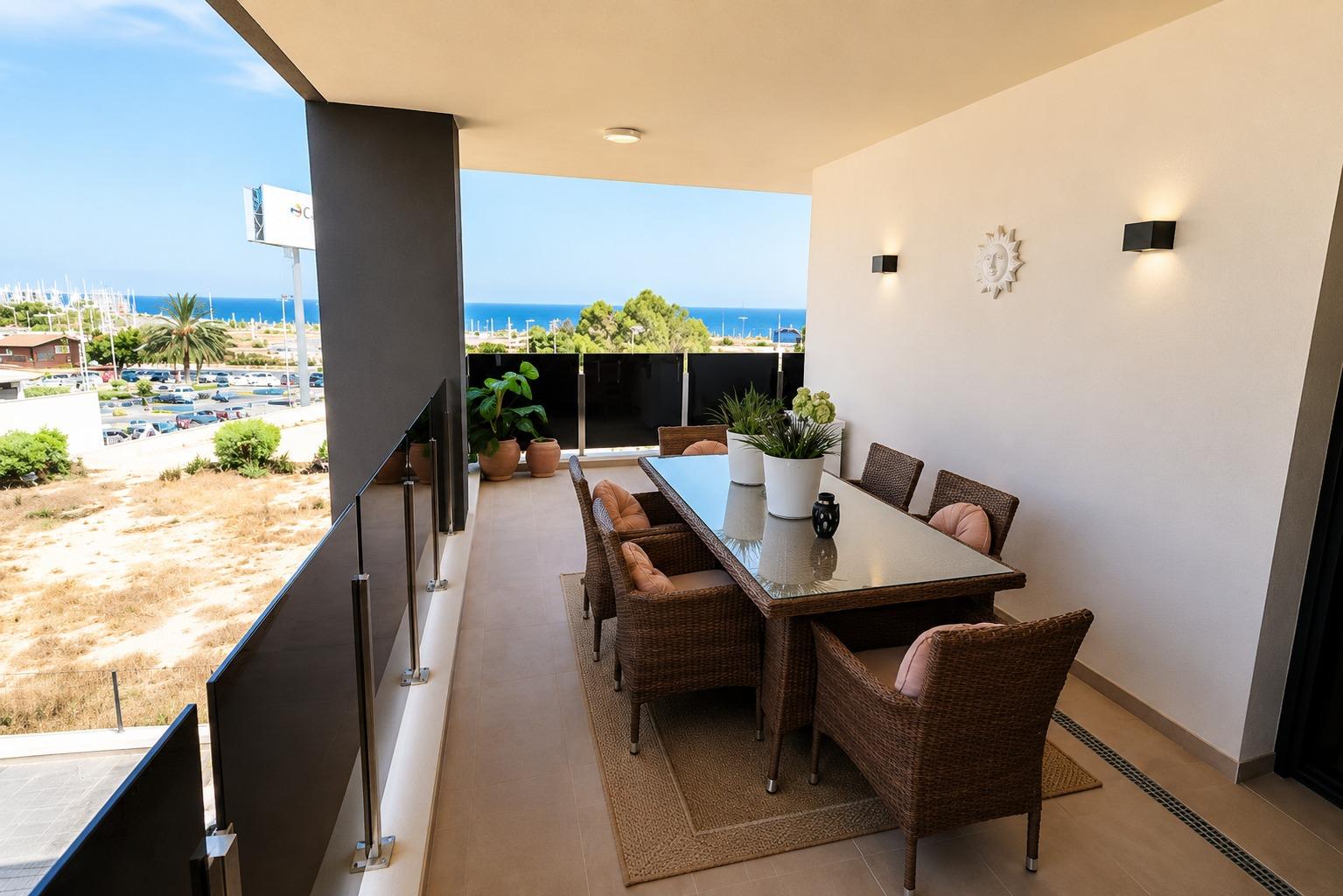 Apartment in Torrevieja, Alicante, Spain 3 bedrooms, 116 sq.m. No. 193015