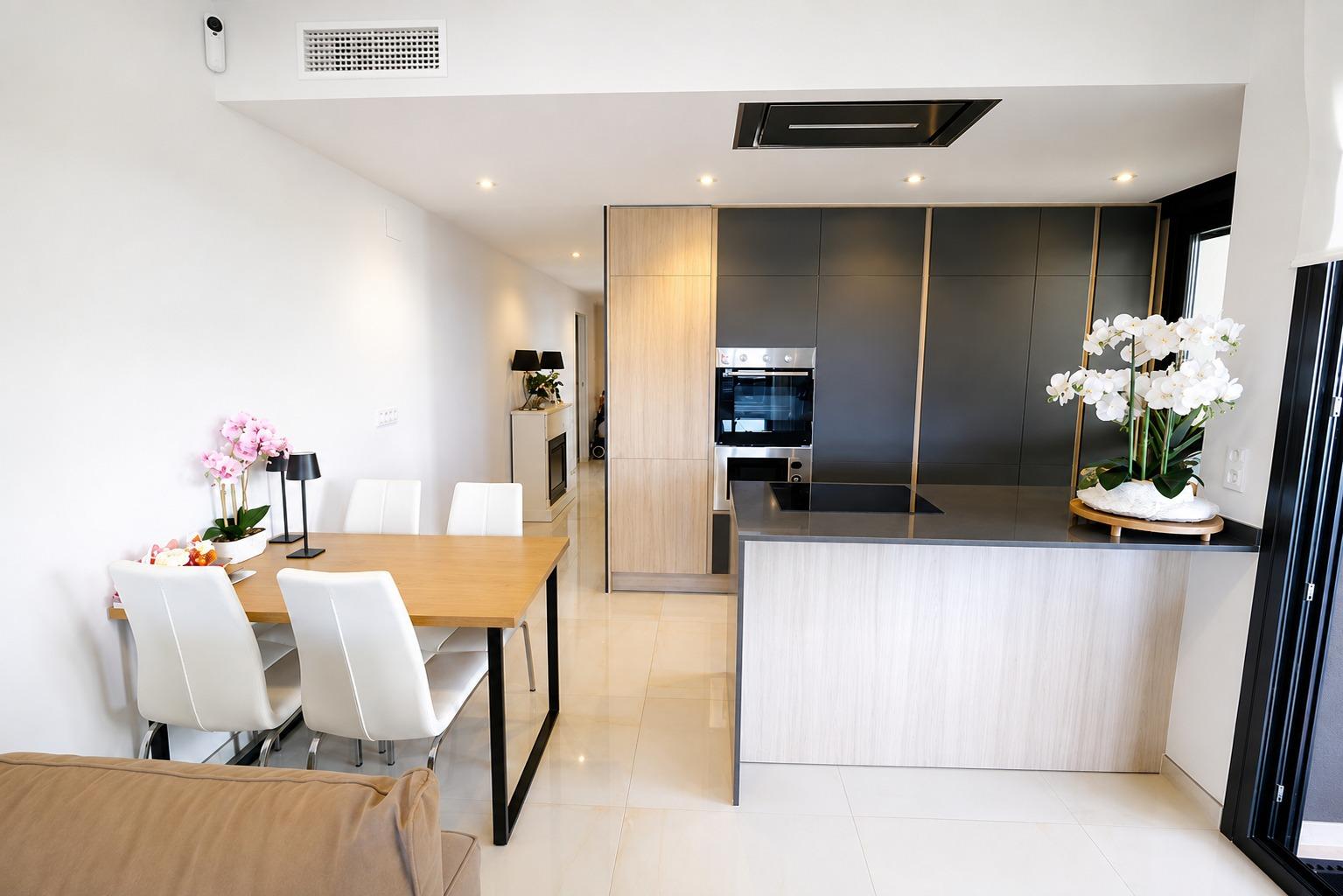 Apartment in Torrevieja, Alicante, Spain 3 bedrooms, 116 sq.m. No. 193015