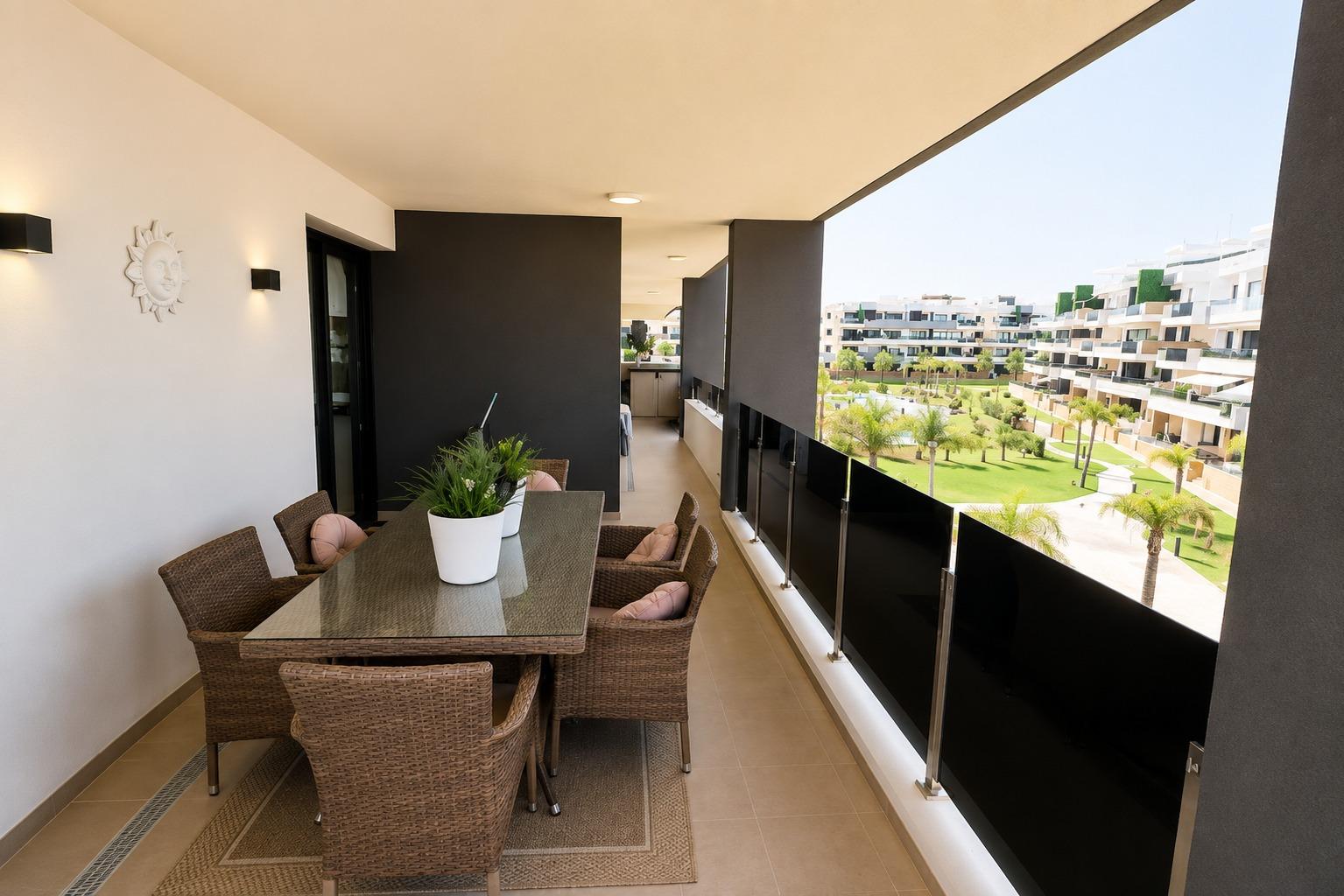 Apartment in Torrevieja, Alicante, Spain 3 bedrooms, 116 sq.m. No. 193015