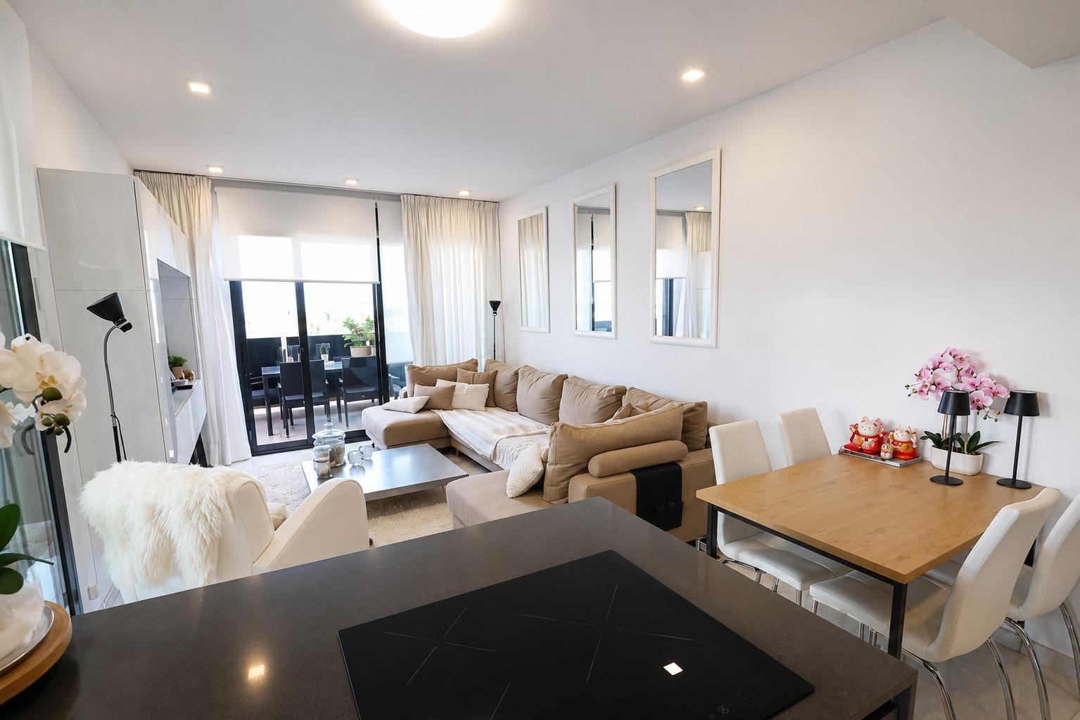 Apartment in Torrevieja, Alicante, Spain 3 bedrooms, 116 sq.m. No. 193015
