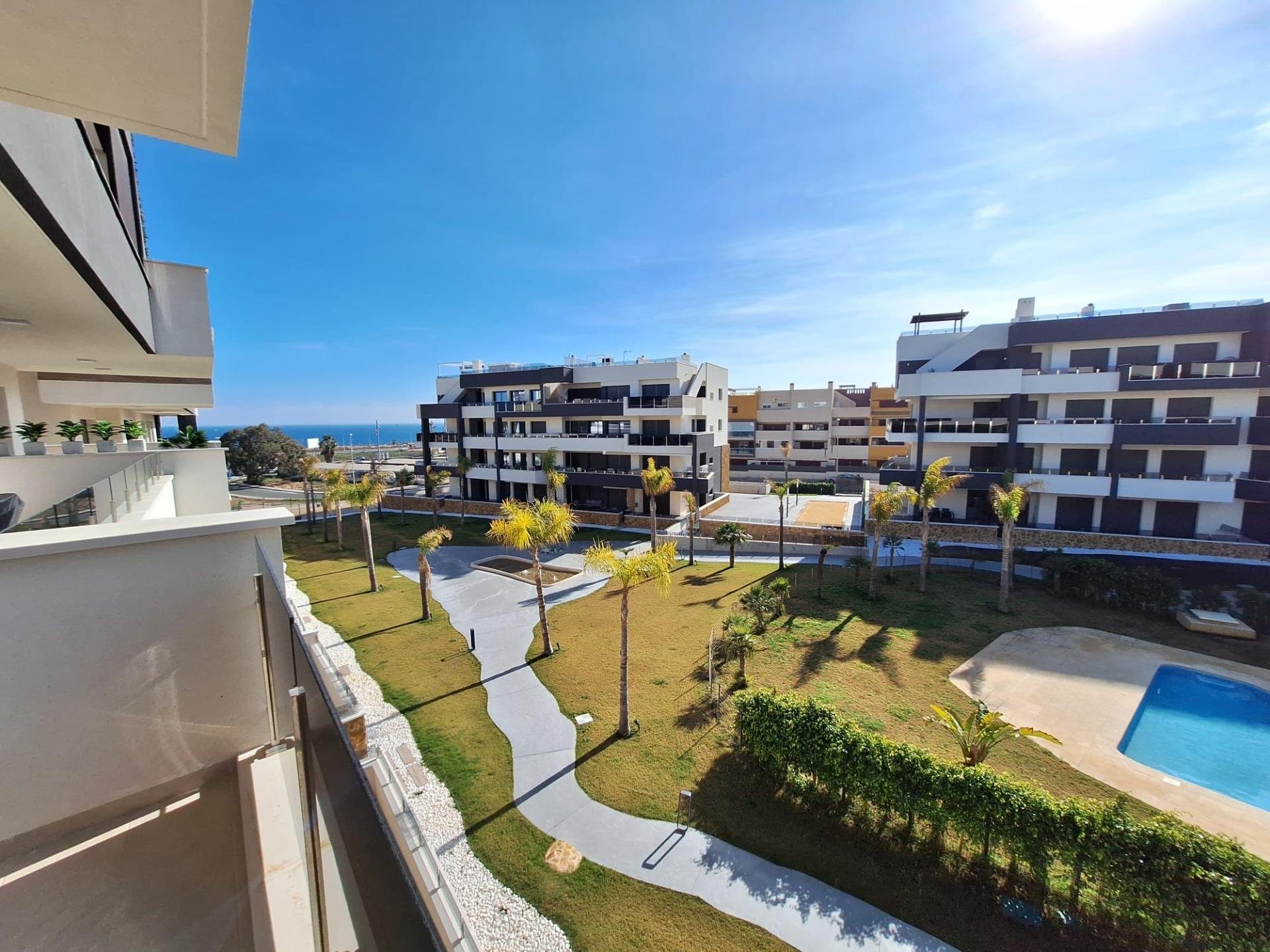 Apartment in Torrevieja, Alicante, Spain 2 bedrooms, 78 sq.m. No. 193012