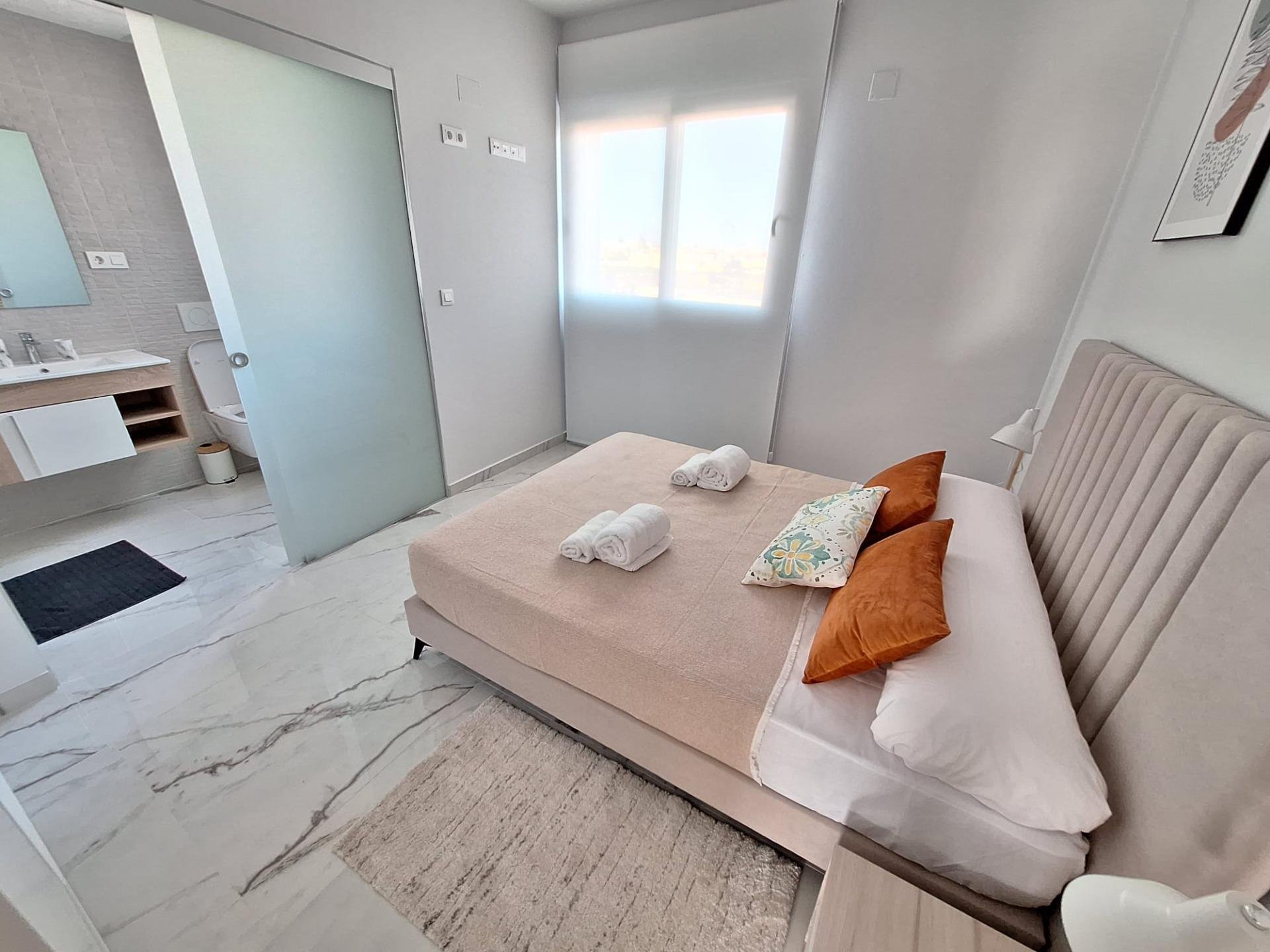 Apartment in Torrevieja, Alicante, Spain 2 bedrooms, 78 sq.m. No. 193012
