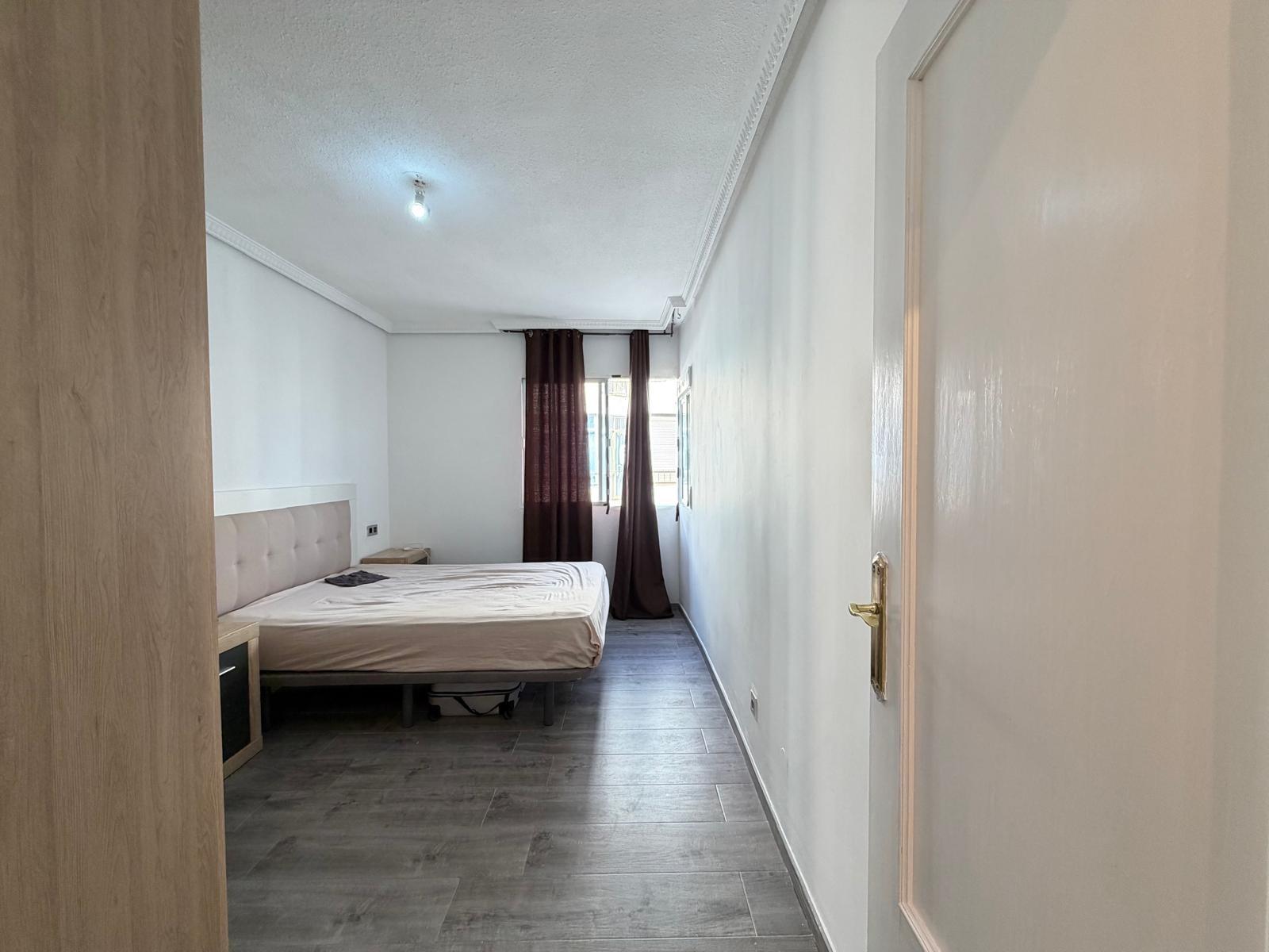 Apartment in Torrevieja, Alicante, Spain 2 bedrooms, 79 sq.m. No. 193011