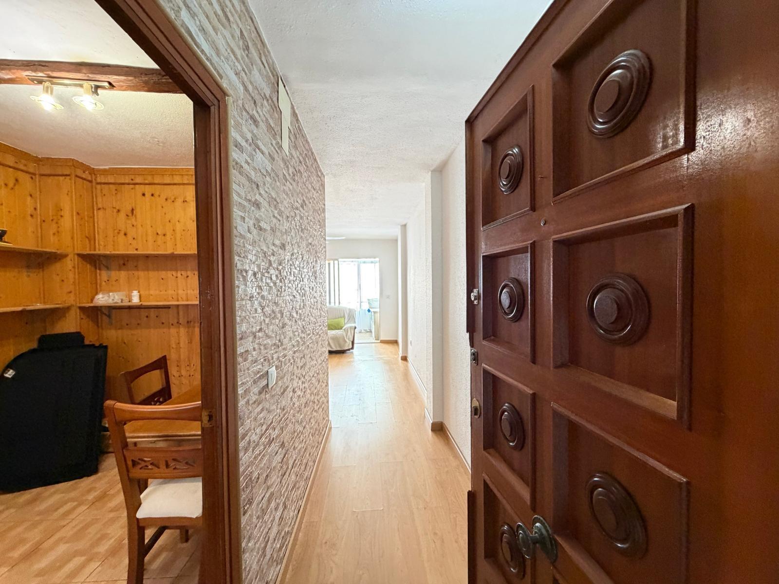 Apartment in Torrevieja, Alicante, Spain 2 bedrooms, 79 sq.m. No. 193011