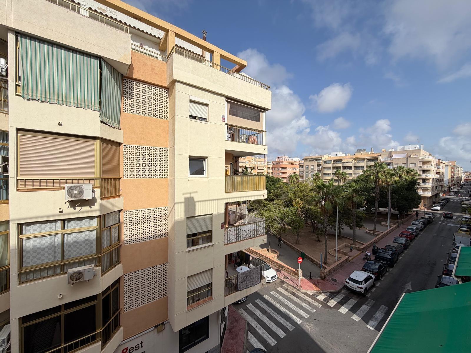 Apartment in Torrevieja, Alicante, Spain 2 bedrooms, 79 sq.m. No. 193011