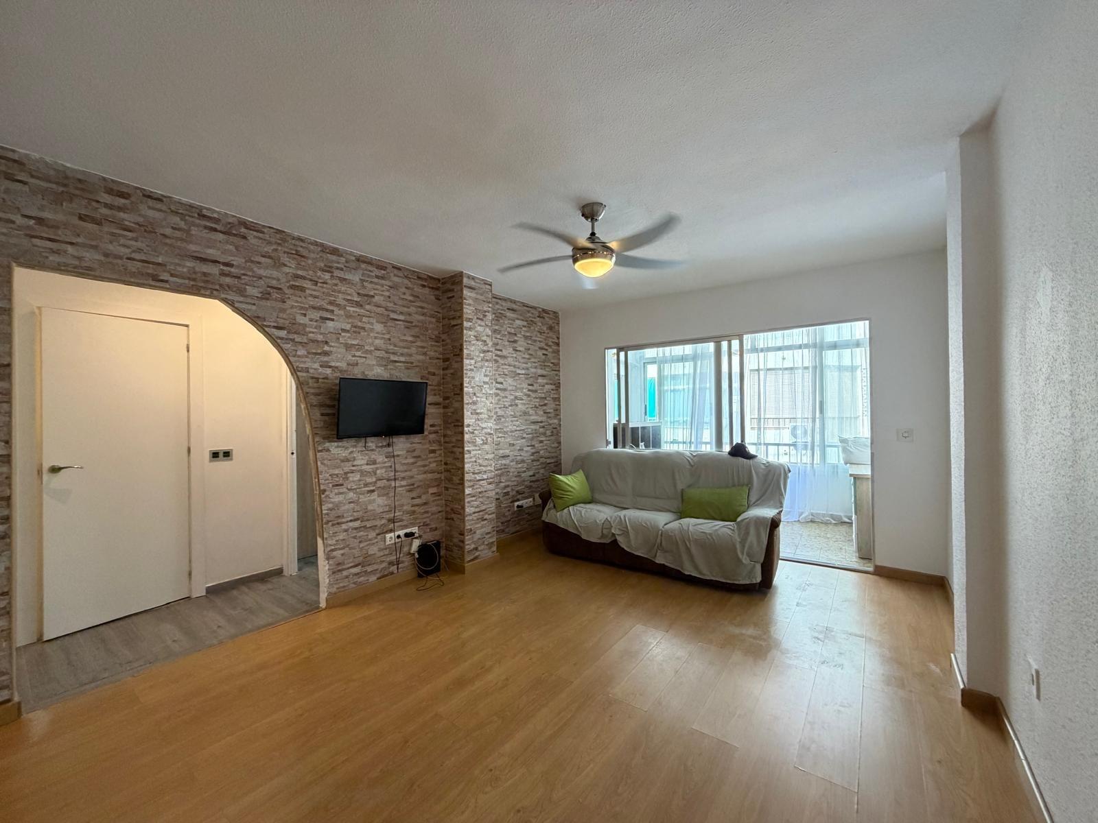 Apartment in Torrevieja, Alicante, Spain 2 bedrooms, 79 sq.m. No. 193011