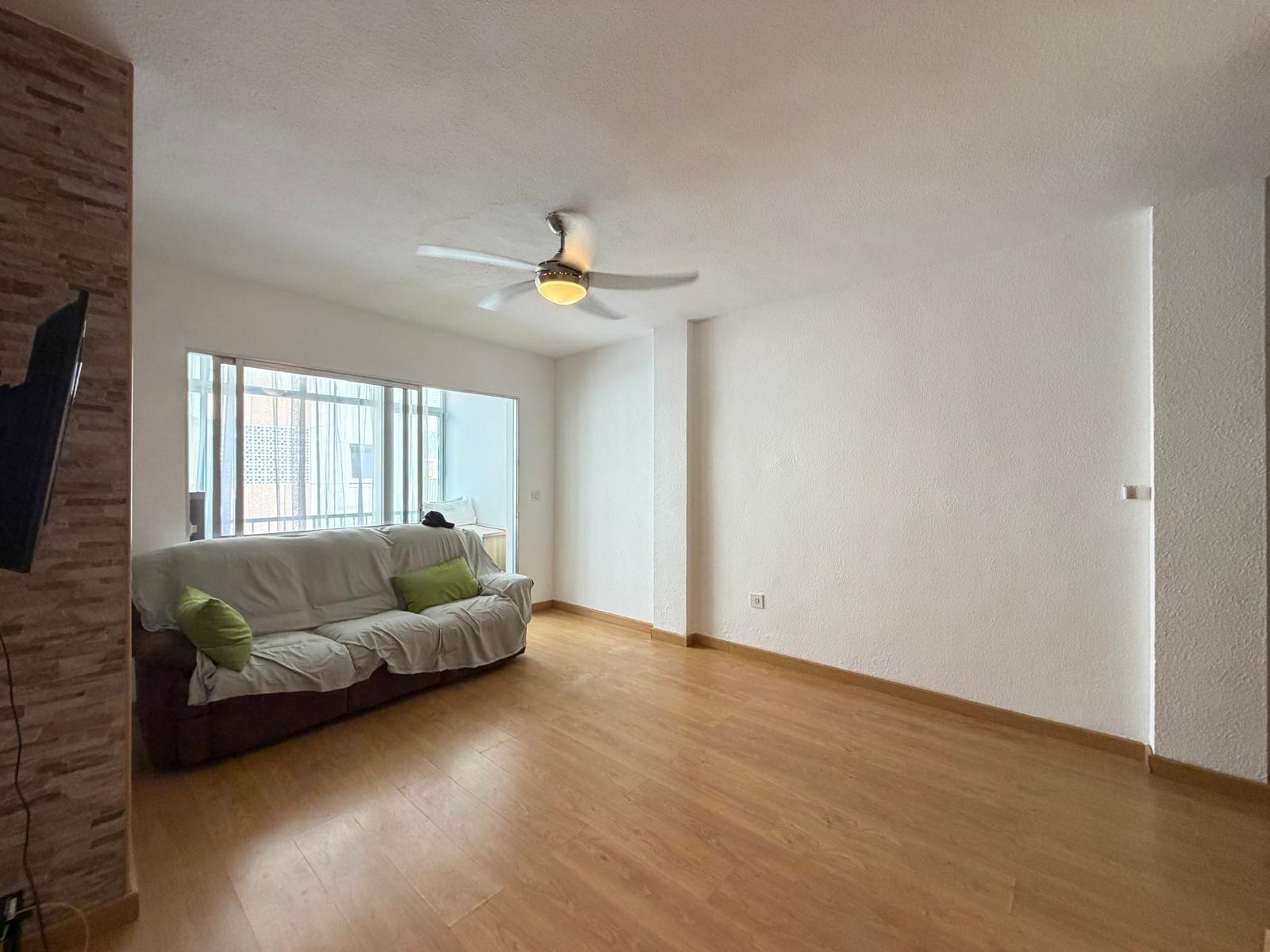 Apartment in Torrevieja, Alicante, Spain 2 bedrooms, 79 sq.m. No. 193011
