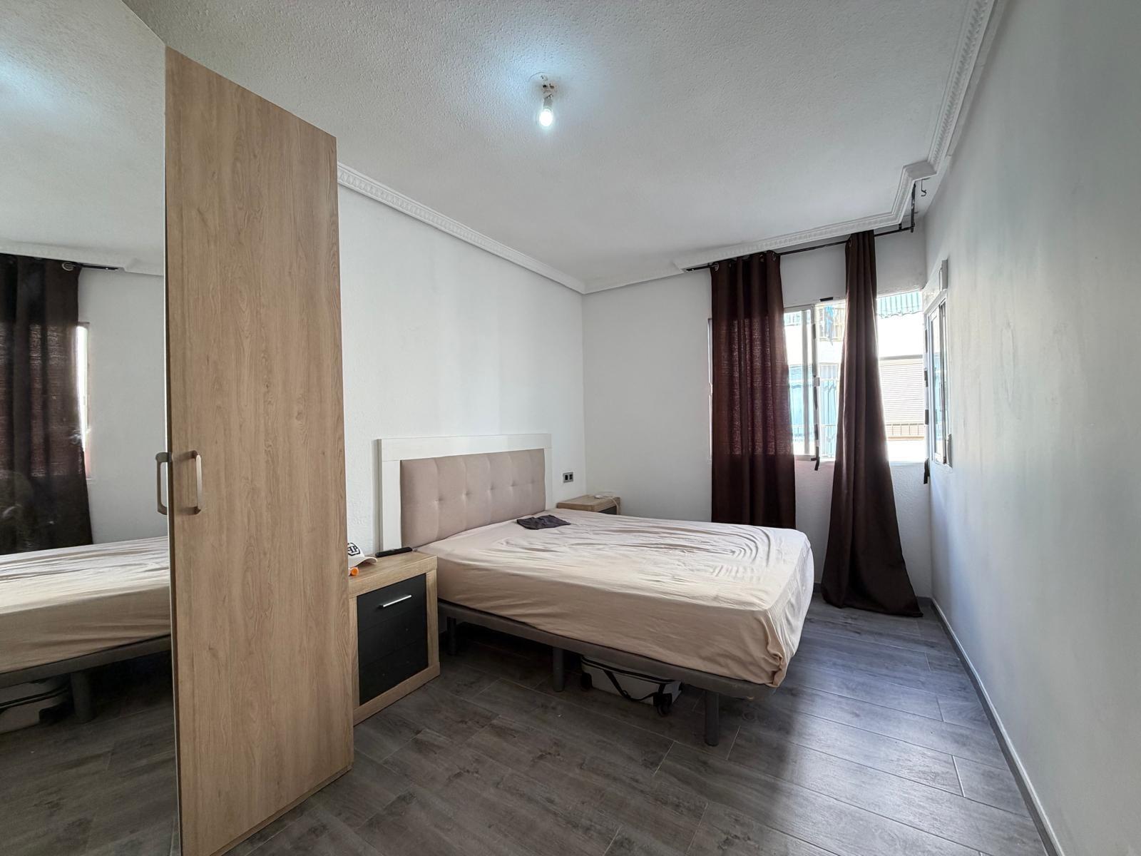 Apartment in Torrevieja, Alicante, Spain 2 bedrooms, 79 sq.m. No. 193011