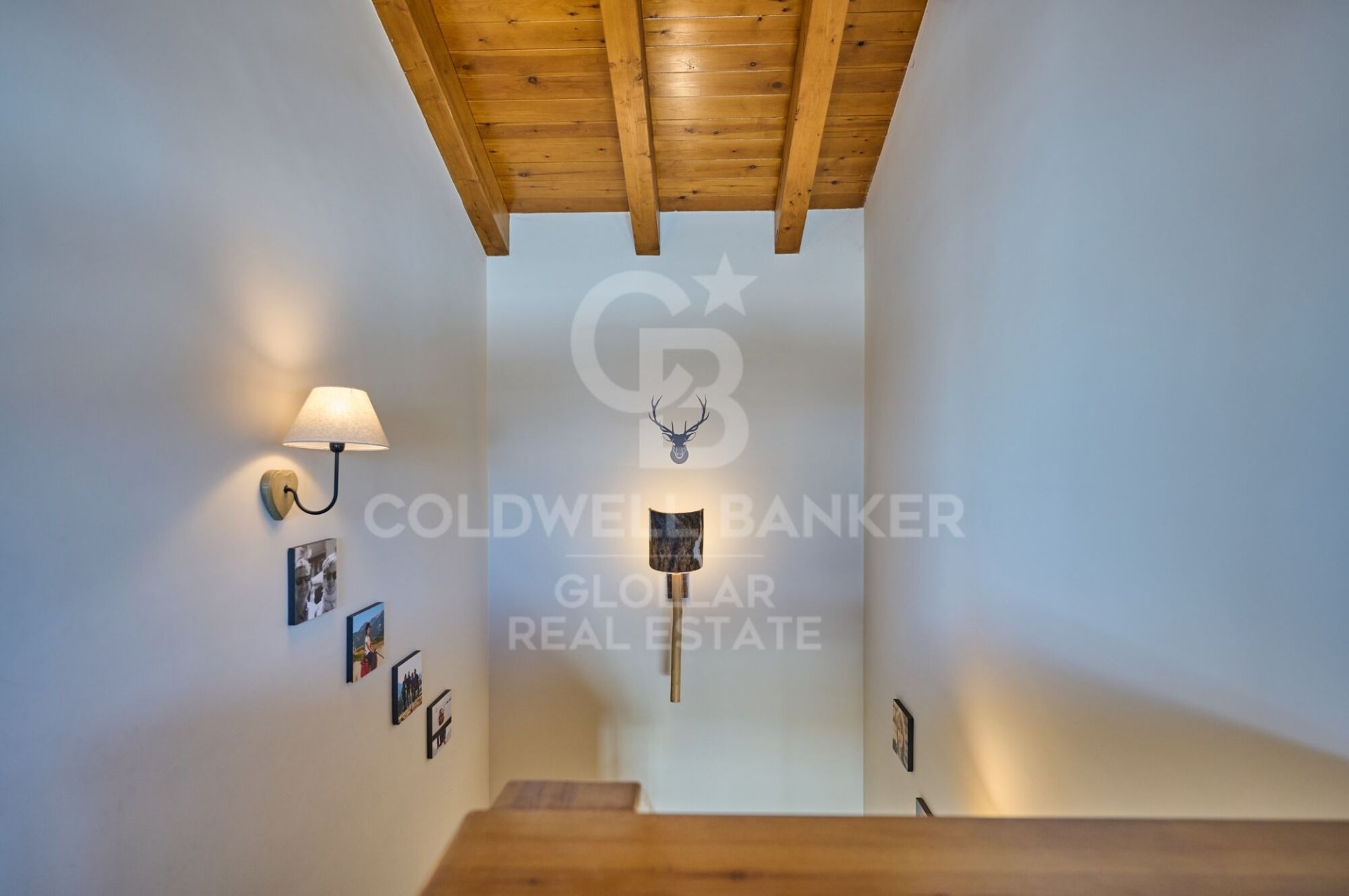 House in Girona, Spain 4 bedrooms, 330 sq.m. No. 156912