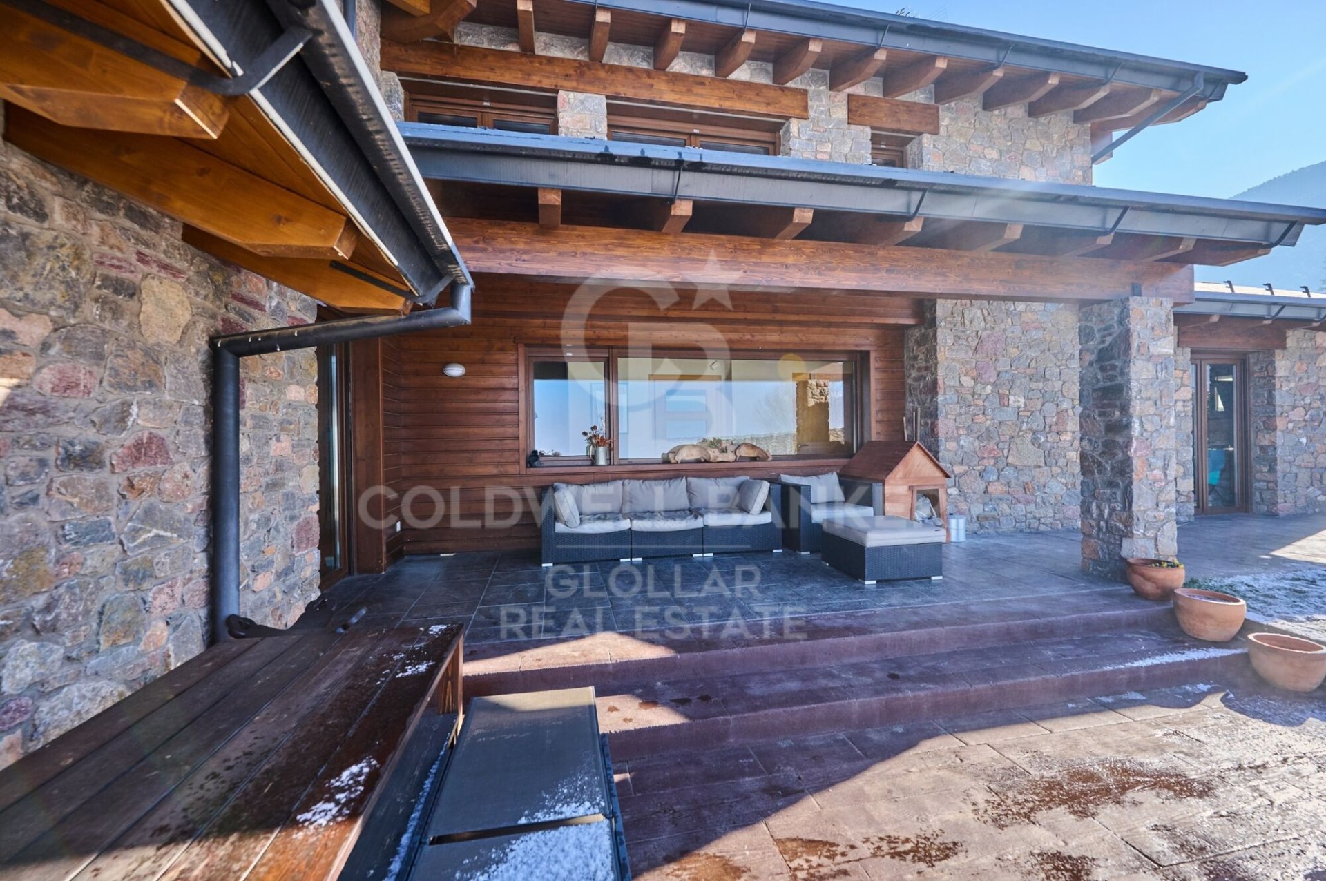 House in Girona, Spain 4 bedrooms, 330 sq.m. No. 156912