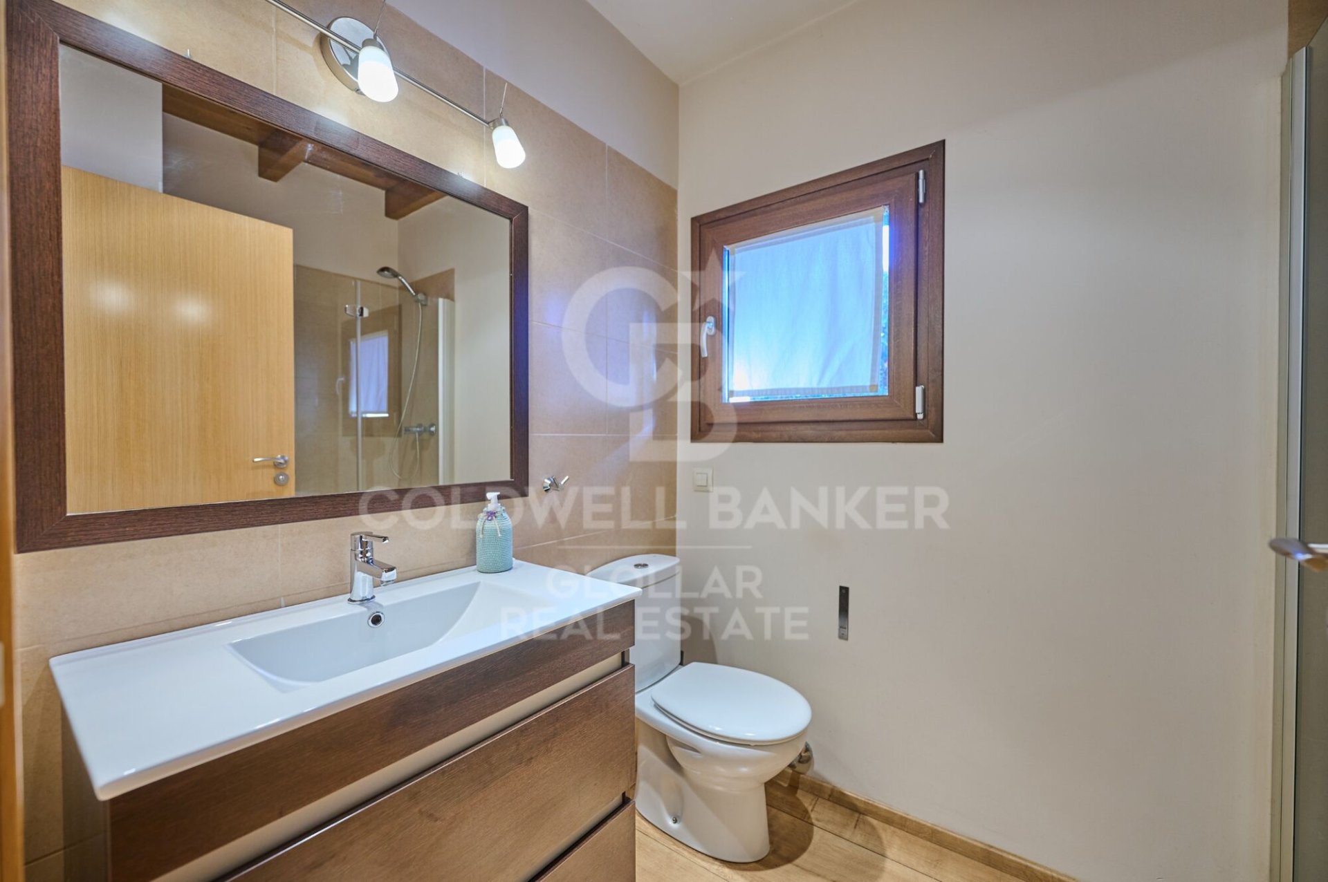 House in Girona, Spain 4 bedrooms, 330 sq.m. No. 156912
