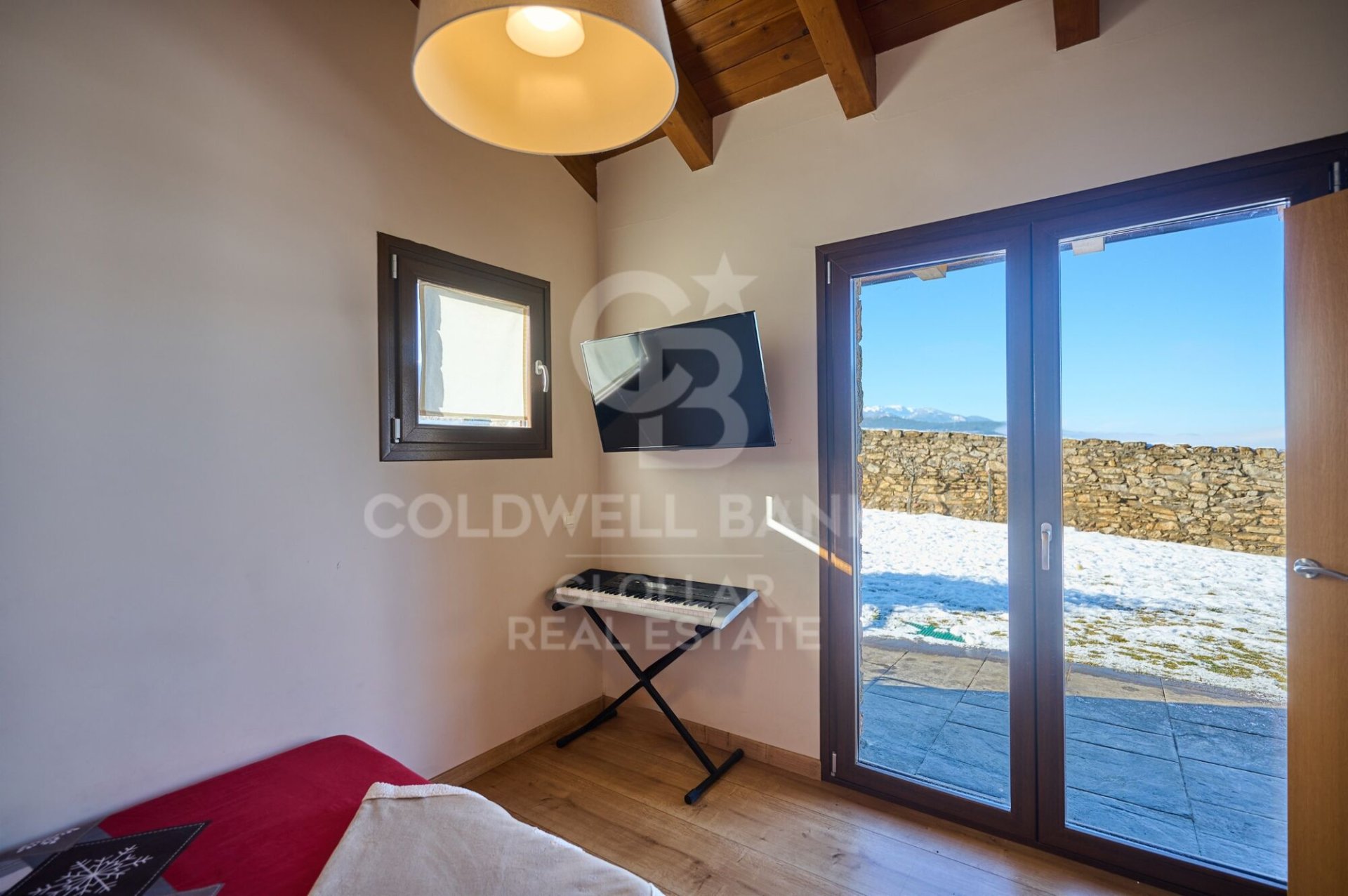 House in Girona, Spain 4 bedrooms, 330 sq.m. No. 156912