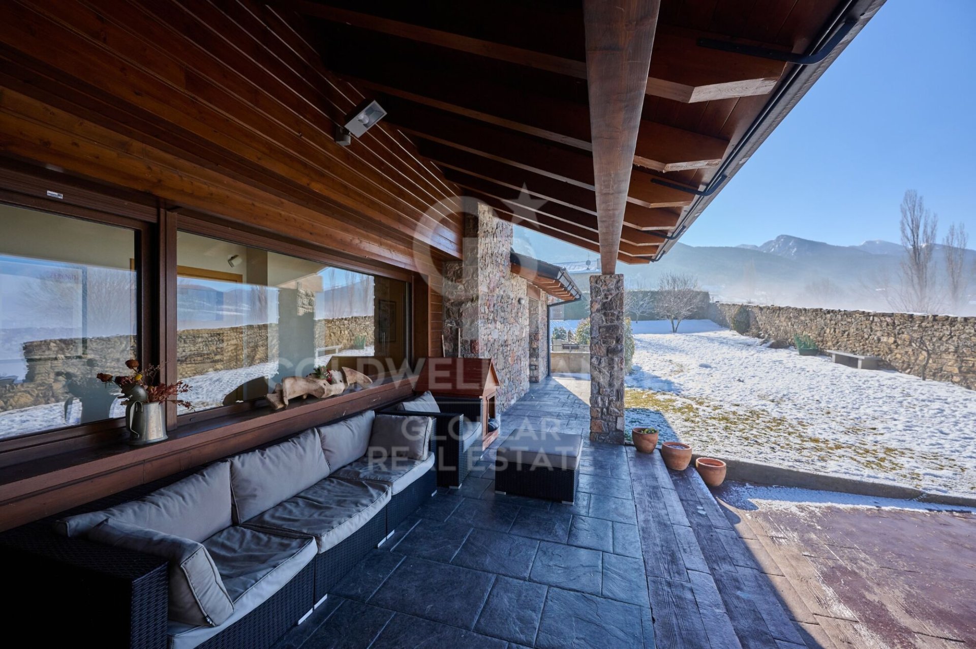 House in Girona, Spain 4 bedrooms, 330 sq.m. No. 156912