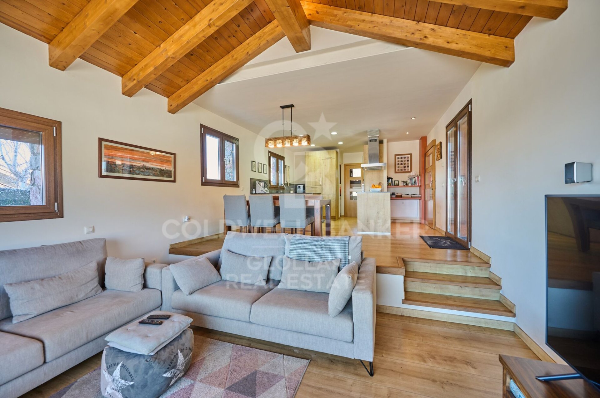 House in Girona, Spain 4 bedrooms, 330 sq.m. No. 156912