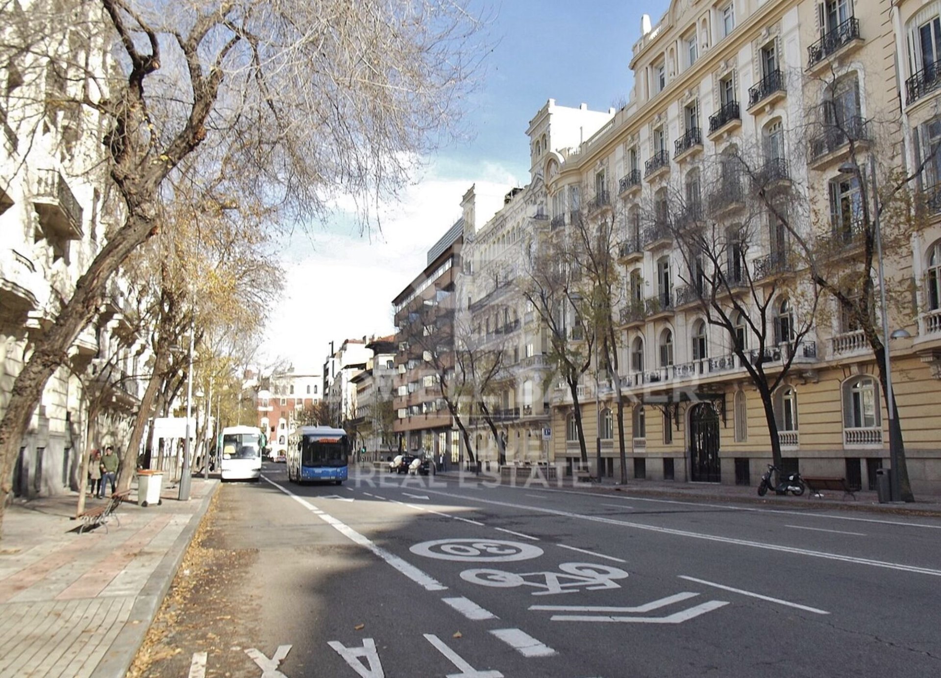 Appartamento a Madrid, Spagna 3 camere da letto, 245 mq. N° 156910