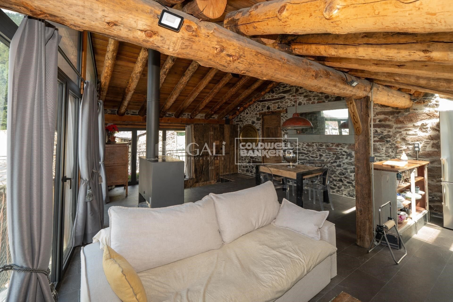 Villa Principado De Andorra (Ninguna Poblacion Tiene C.P.), Lleida, Spānijā 4 istabas, 320 m2 Nr. 156916