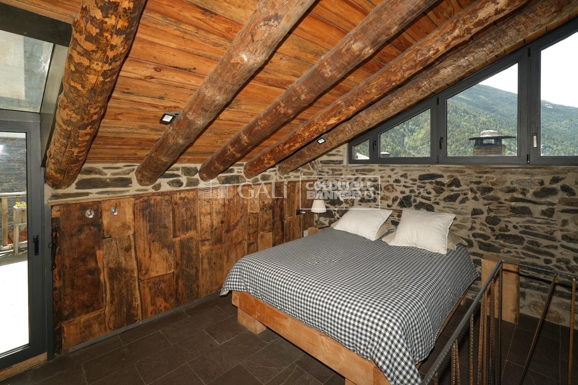 Villa Principado De Andorra (Ninguna Poblacion Tiene C.P.), Lleida, Spānijā 4 istabas, 320 m2 Nr. 156916