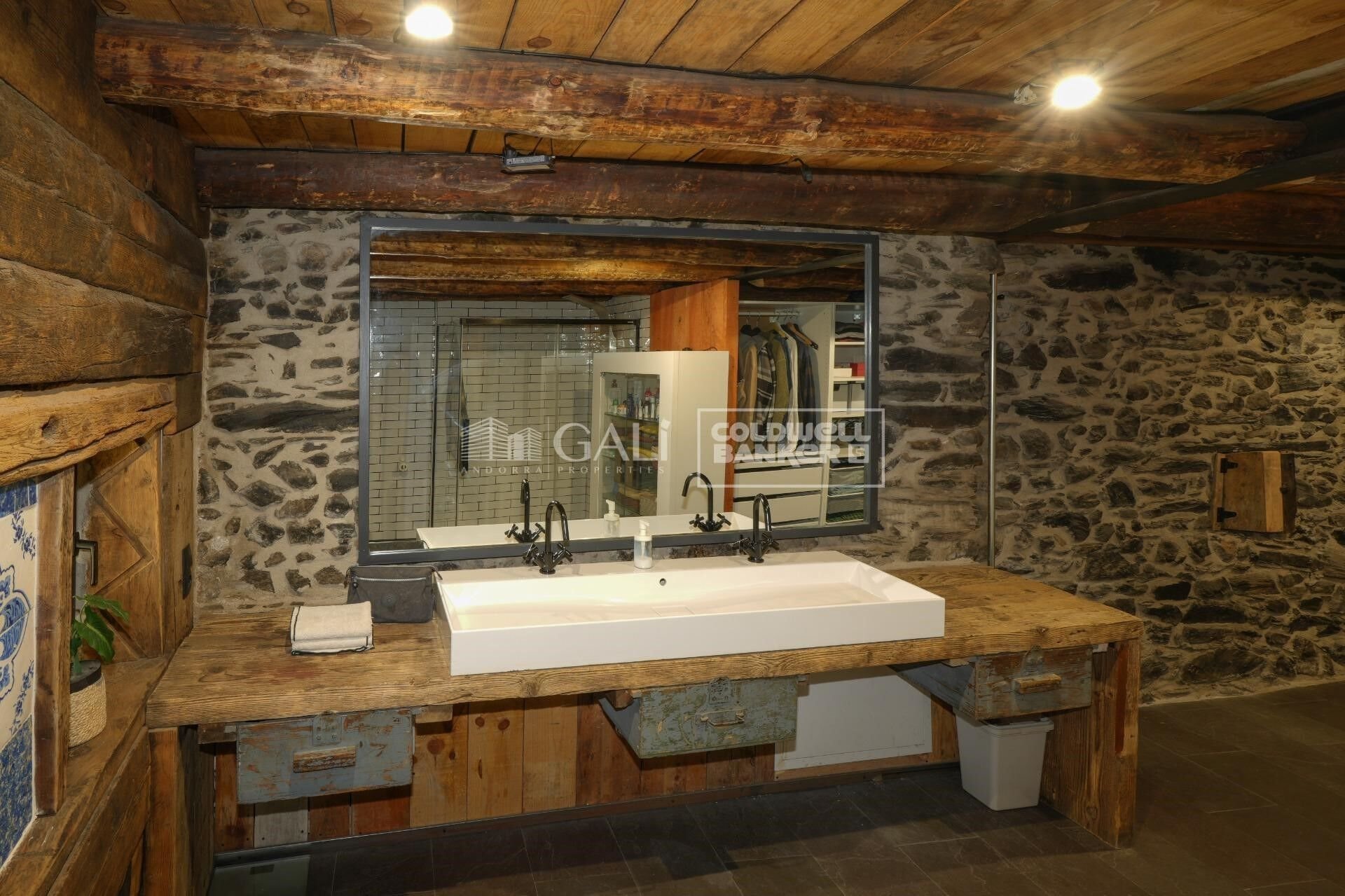 Villa Principado De Andorra (Ninguna Poblacion Tiene C.P.), Lleida, Spānijā 4 istabas, 320 m2 Nr. 156916