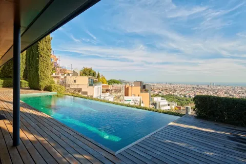 House in Barcelona, Spain 8 bedrooms,  No. 141236