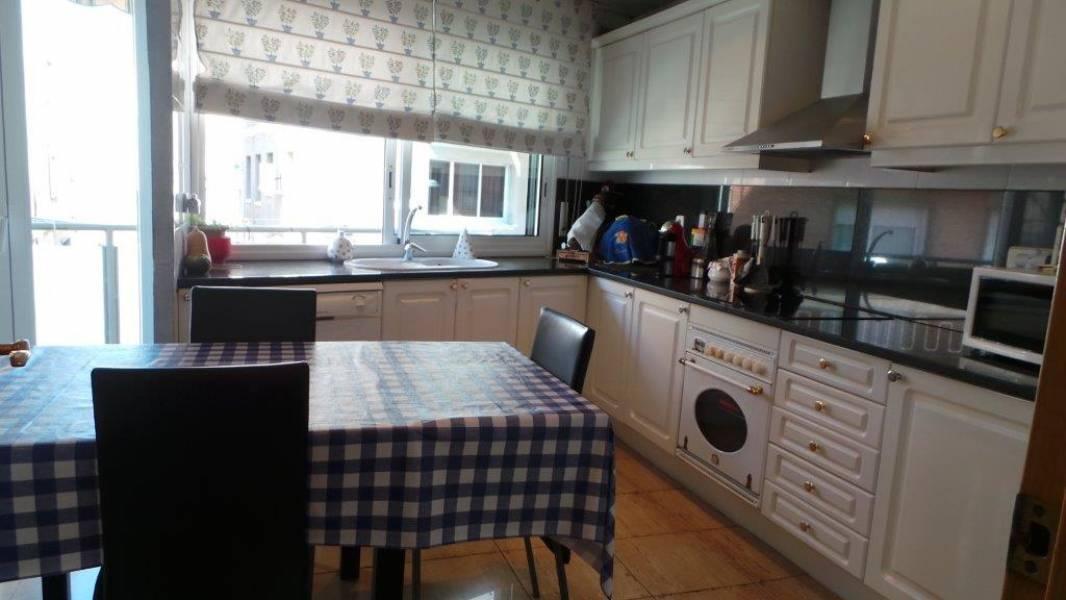 Villa in Badalona, Barcelona, Spanien 3 Schlafzimmer, 314 m2 Nr. 133453