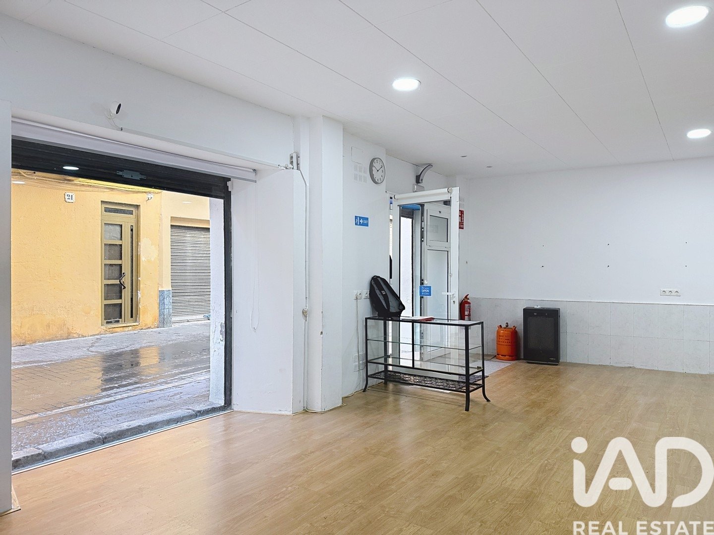 Propiedad comercial en Vilanova i la Geltrú, Barcelona, España 61 m2 No. 185379