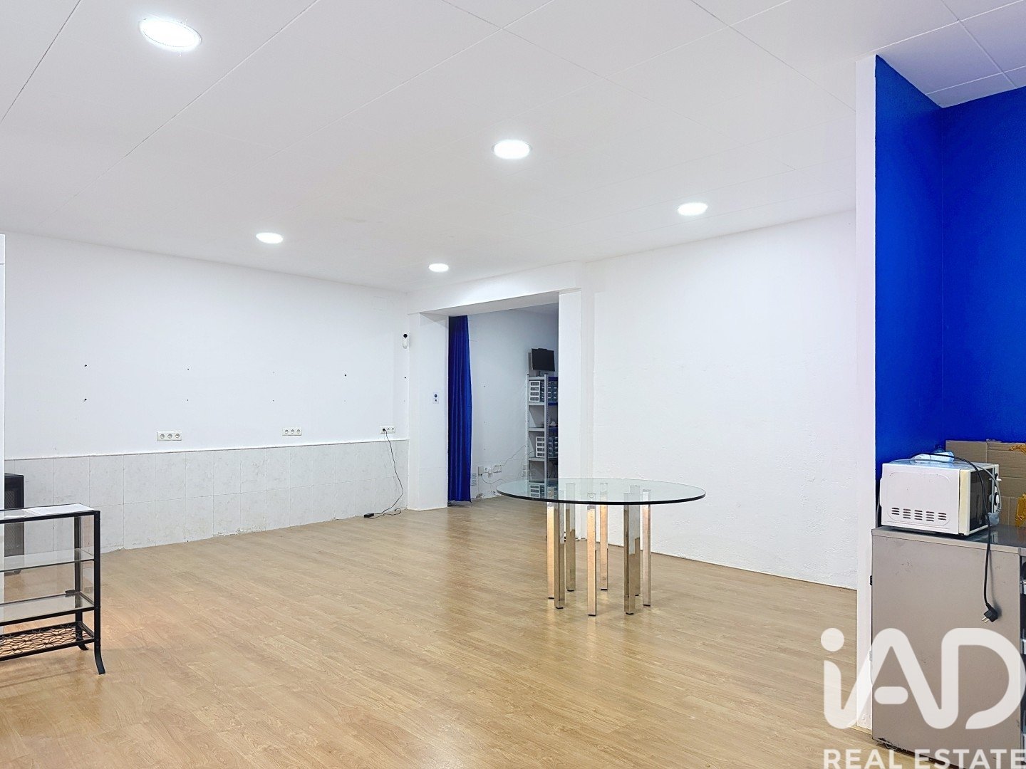 Propiedad comercial en Vilanova i la Geltrú, Barcelona, España 61 m2 No. 185379