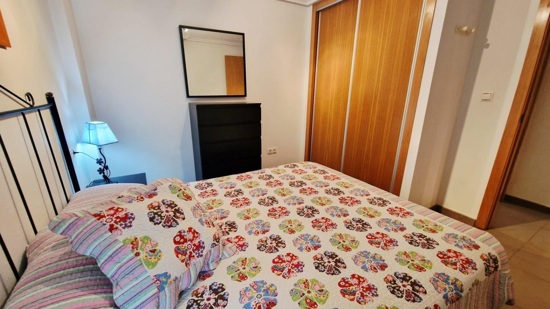Apartamento en Torrevieja, Alicante, España 2 dormitorios, 76 m2 No. 184293