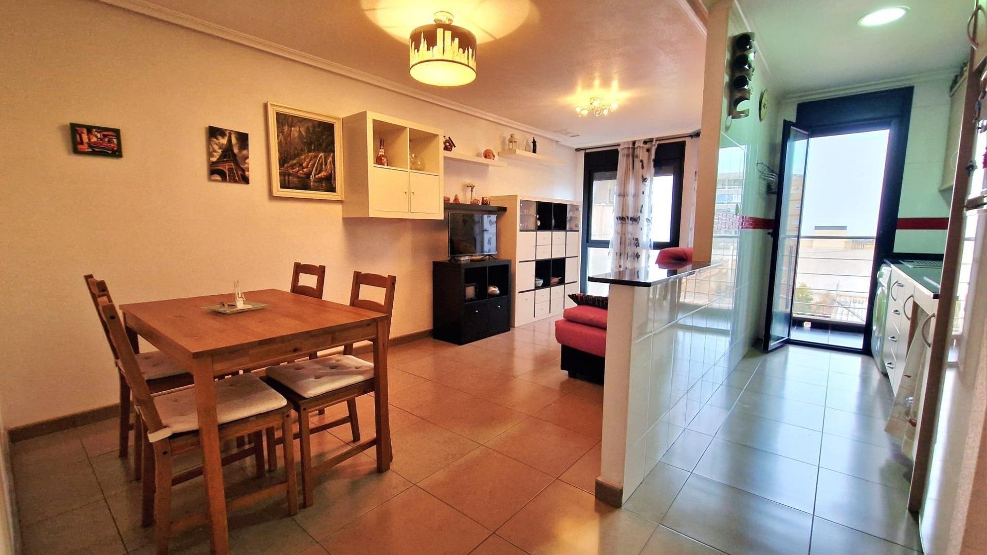Apartamento en Torrevieja, Alicante, España 2 dormitorios, 76 m2 No. 184293