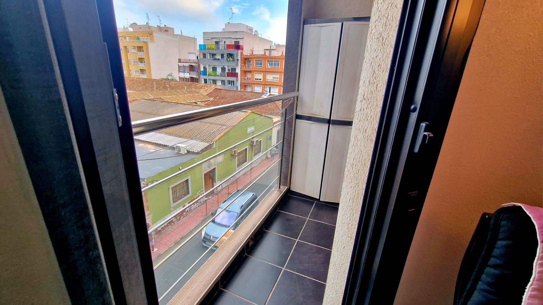 Apartamento en Torrevieja, Alicante, España 2 dormitorios, 76 m2 No. 184293