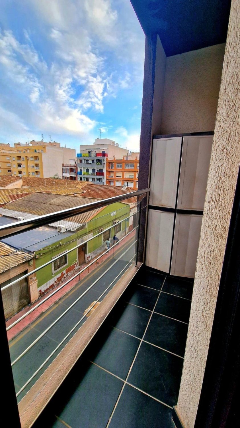 Apartamento en Torrevieja, Alicante, España 2 dormitorios, 76 m2 No. 184293