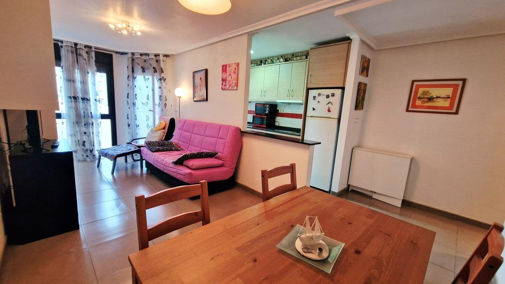 Apartamento en Torrevieja, Alicante, España 2 dormitorios, 76 m2 No. 184293