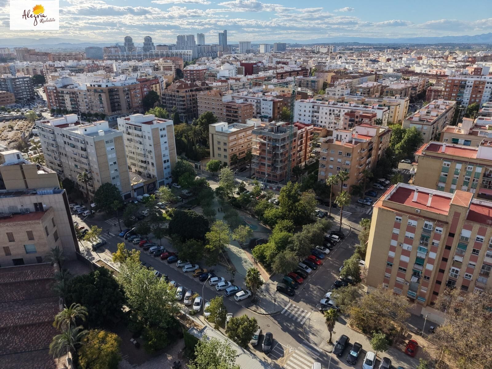 Квартира в Валенсия, Испания 1 спальня, 76.3м2 №147583