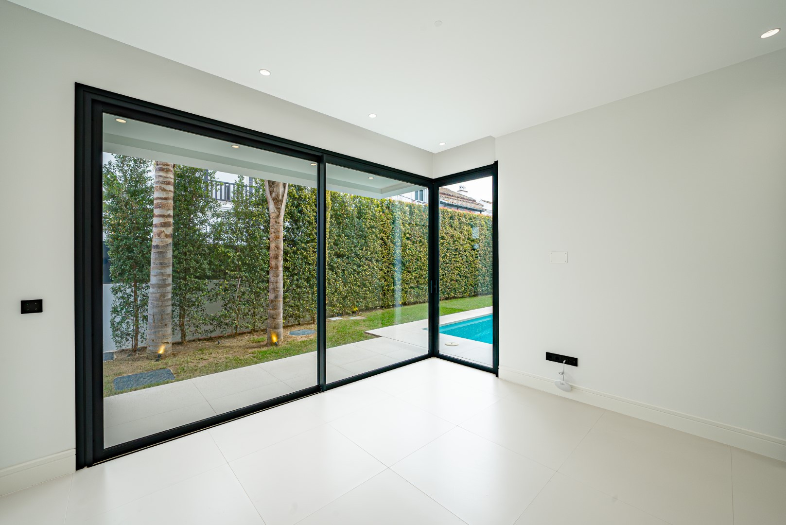 Villa in Marbella, Malaga, Spain 4 bedrooms, 434 sq.m. No. 98055