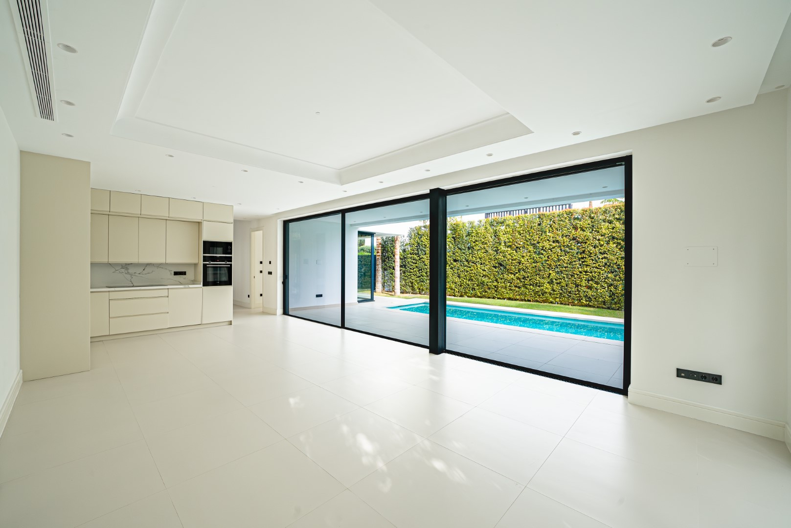 Villa in Marbella, Malaga, Spain 4 bedrooms, 434 sq.m. No. 98055