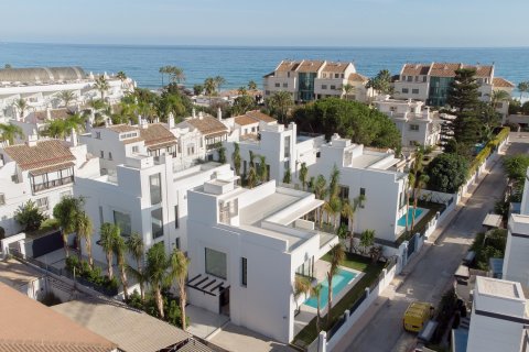Villa in Marbella, Malaga, Spain 4 bedrooms, 434 sq.m. No. 98055