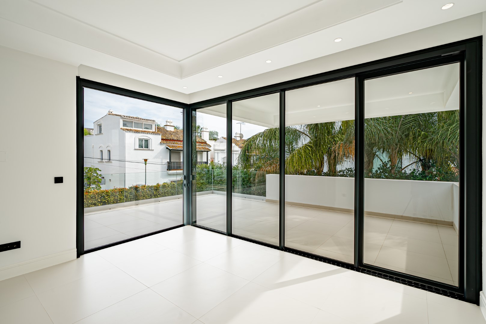 Villa in Marbella, Malaga, Spain 4 bedrooms, 434 sq.m. No. 98055