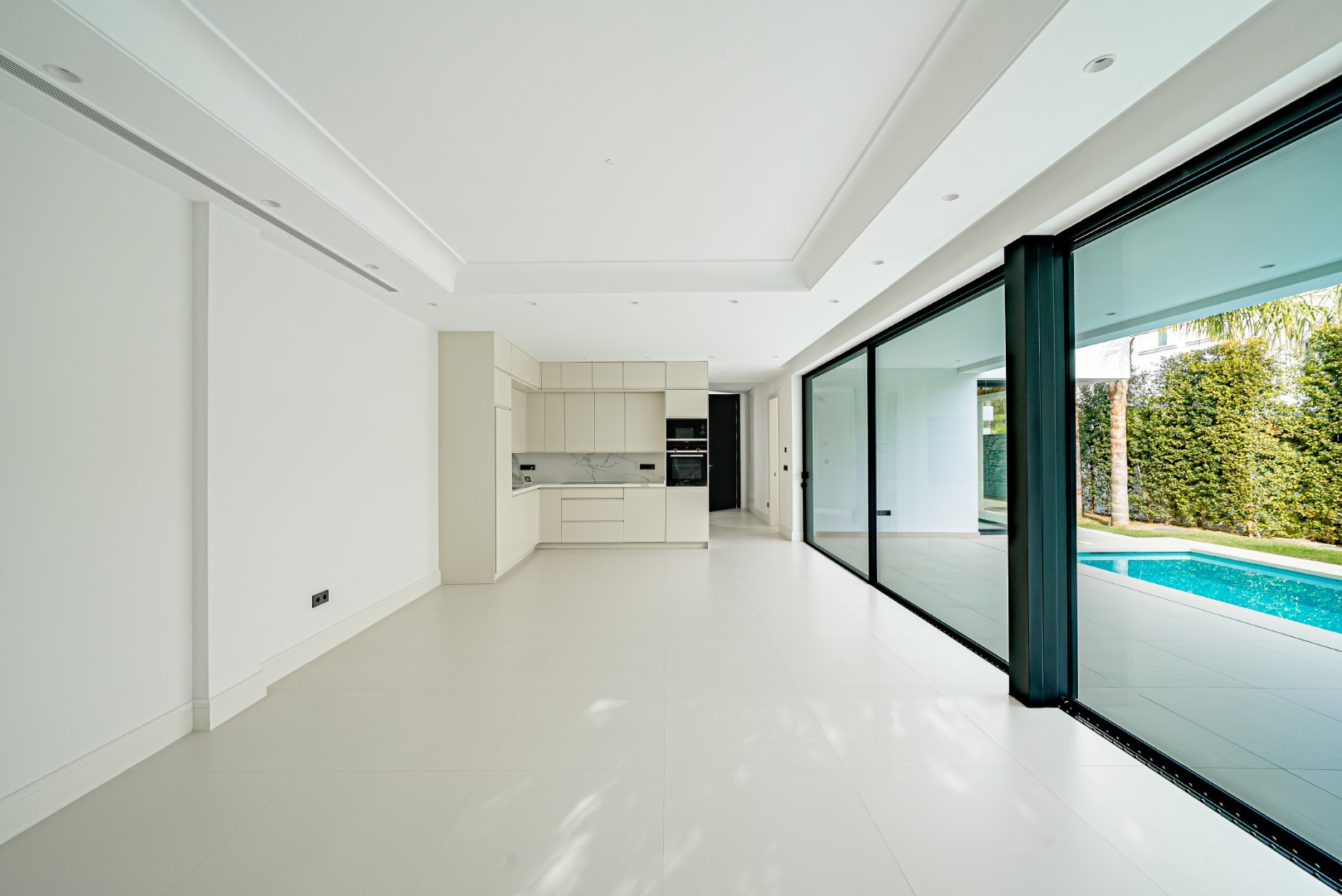 Villa in Marbella, Malaga, Spain 4 bedrooms, 434 sq.m. No. 98055