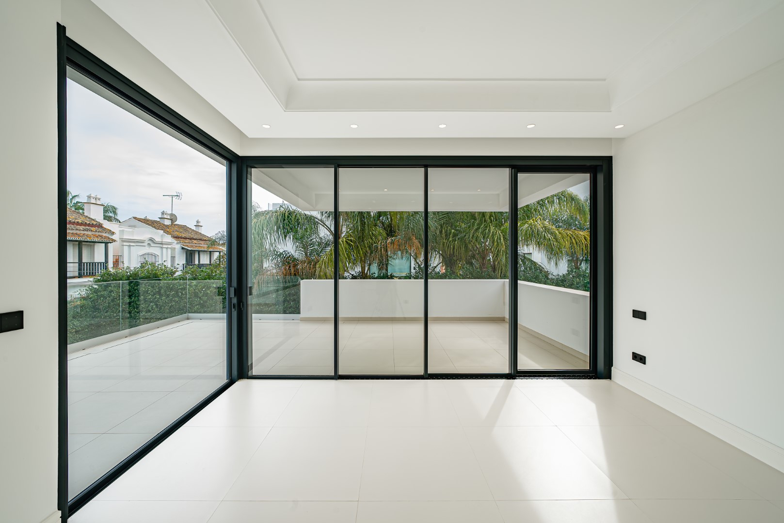 Villa in Marbella, Malaga, Spain 4 bedrooms, 434 sq.m. No. 98055