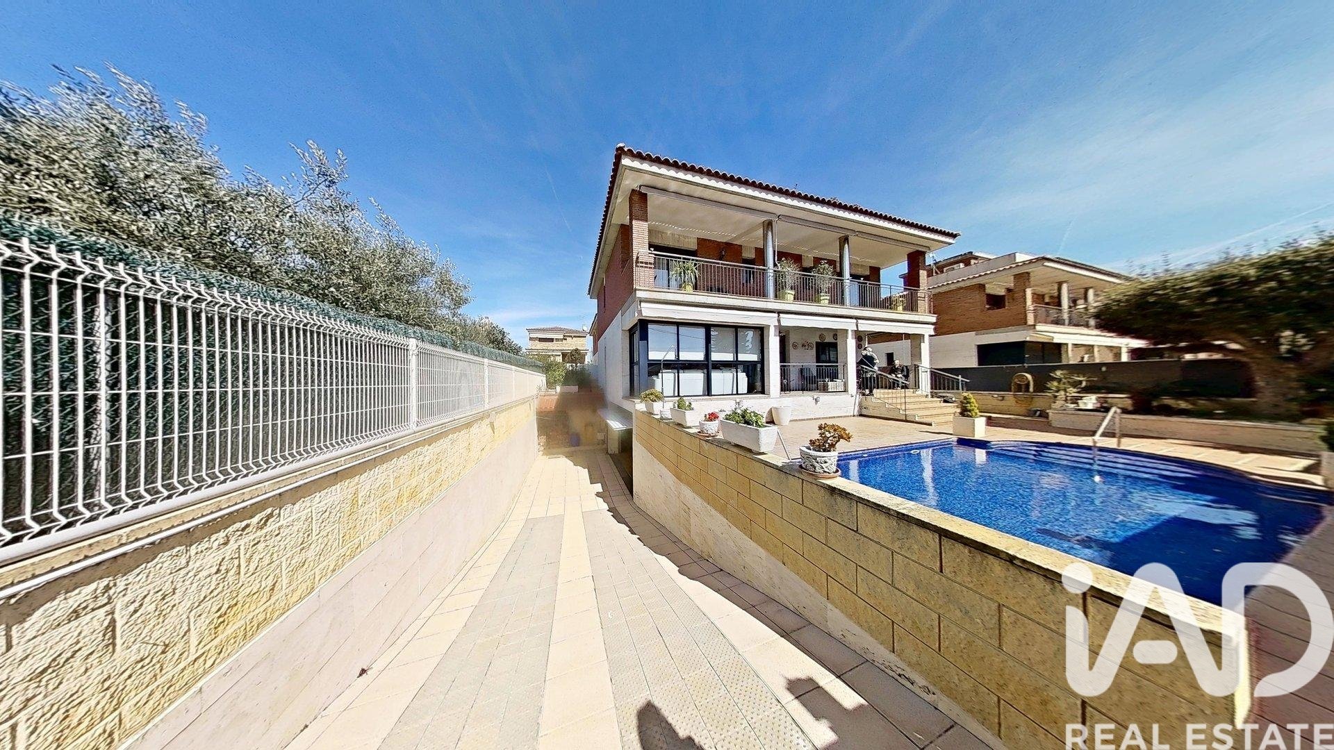 Hus i Calafell, Tarragona, Spanien 5 sovrum, 384 kvm. Nr. 172892