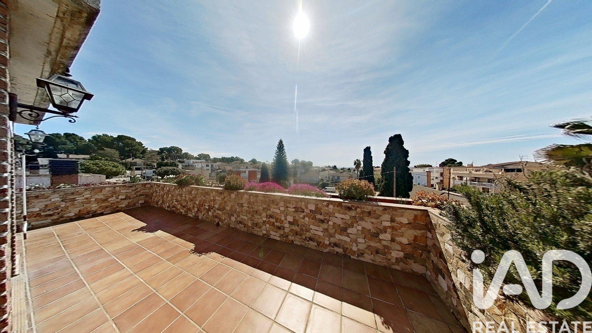 Hus i Calafell, Tarragona, Spanien 5 sovrum, 384 kvm. Nr. 172892