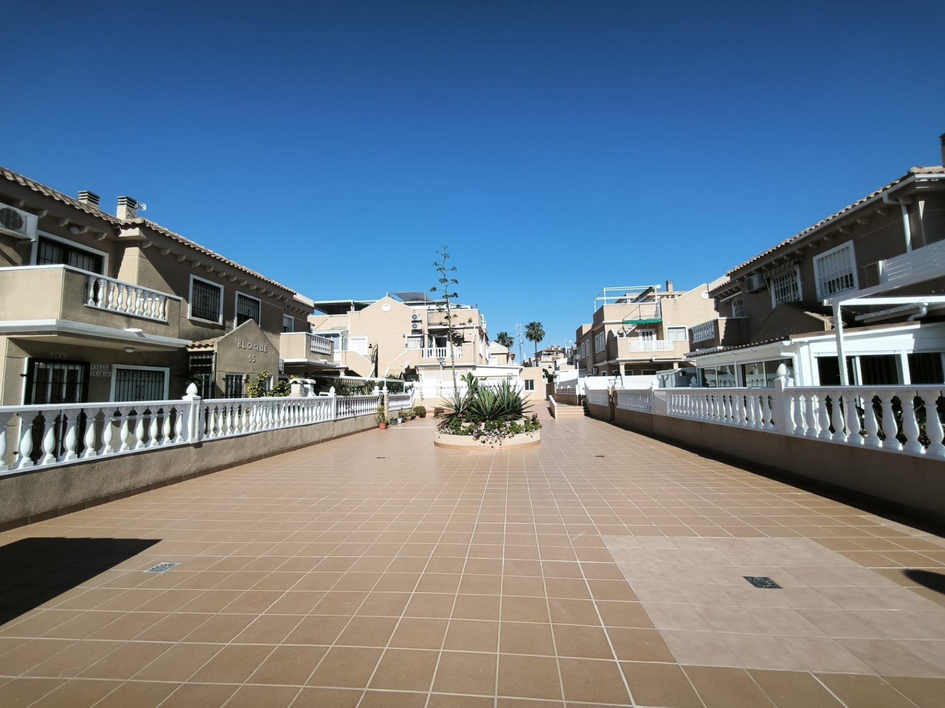 Bungalow in Torrevieja, Alicante, Spanien 3 Schlafzimmer, 65 m2 Nr. 173503