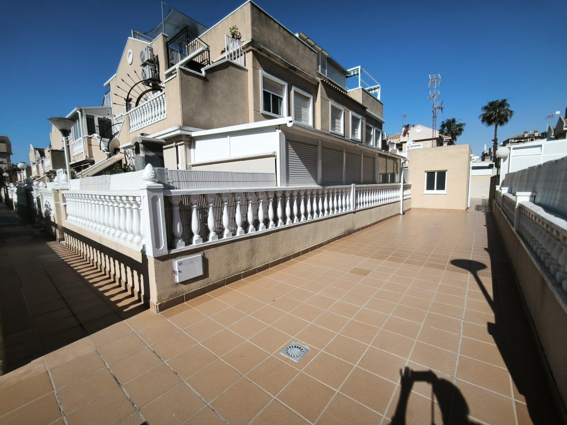 Bungalow in Torrevieja, Alicante, Spanien 3 Schlafzimmer, 65 m2 Nr. 173503