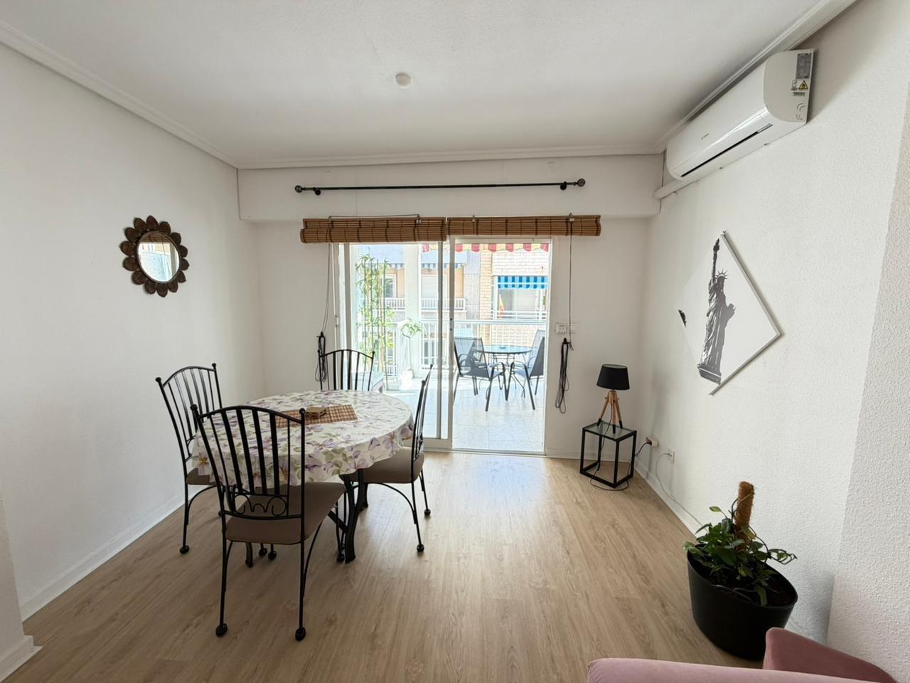 Wohnung in Torrevieja, Alicante, Spanien 2 Schlafzimmer, 82 m2 Nr. 173504