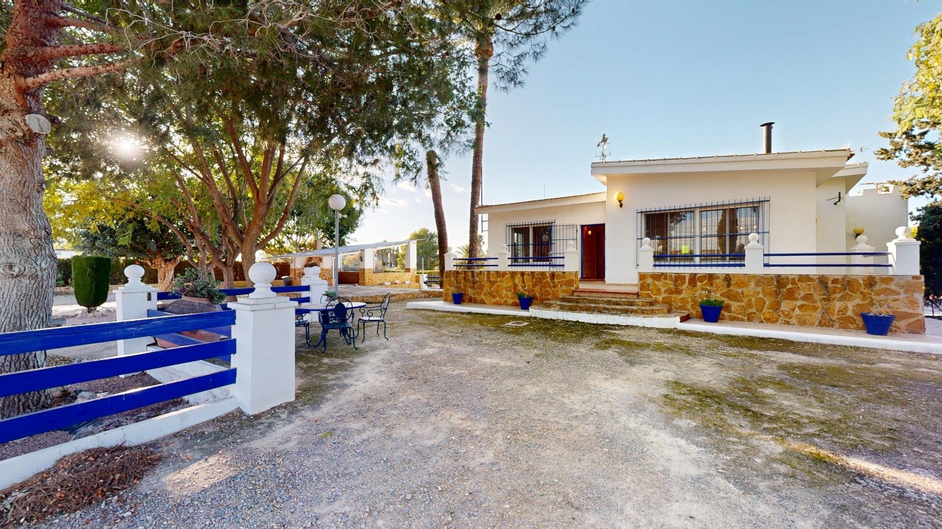 Villa in Orihuela, Alicante, Spain 4 bedrooms, 277 sq.m. No. 155643